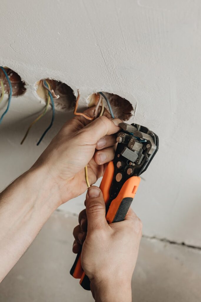 Emergency Electrician Issaquah: Is Your Home Safe Right Now — Or One Spark Away From Disaster? Emergency electrician Issaquah